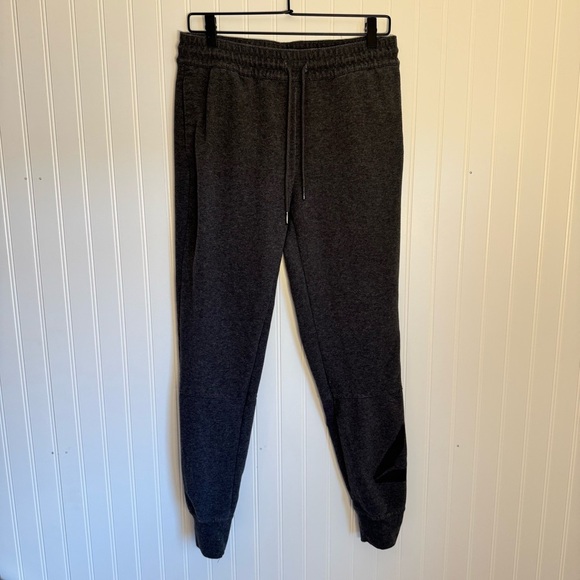 Reebok Women’s Dark Gray Athleisure Joggers Size Medium - Picture 1 of 12
